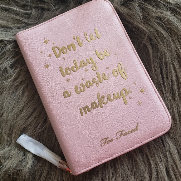 Too Faced Other - Too faced organizer and travel case Too Faced Other - Too faced organizer and travel case